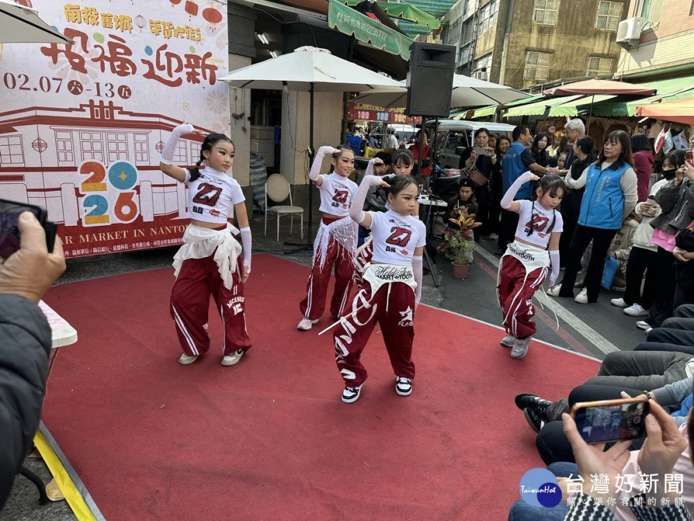 簡淑茵舞蹈團曾數度赴歐洲演出。（記者扶小萍攝）