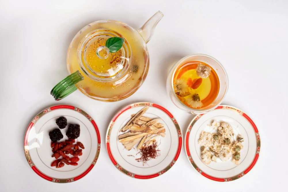 久視傷血年節更傷眼　中醫提供三招五穴一茶飲飛蚊不上門