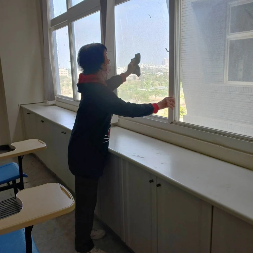 49年次的蕭大姐在朴子就業中心輔導下，成功至嘉義某研發中心擔任環境清潔員／林詩涵翻攝