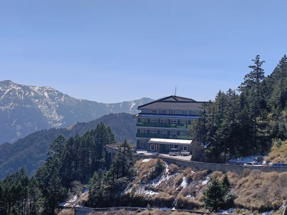 遠眺松雪樓。（林業及自然保育署南投分署提供）