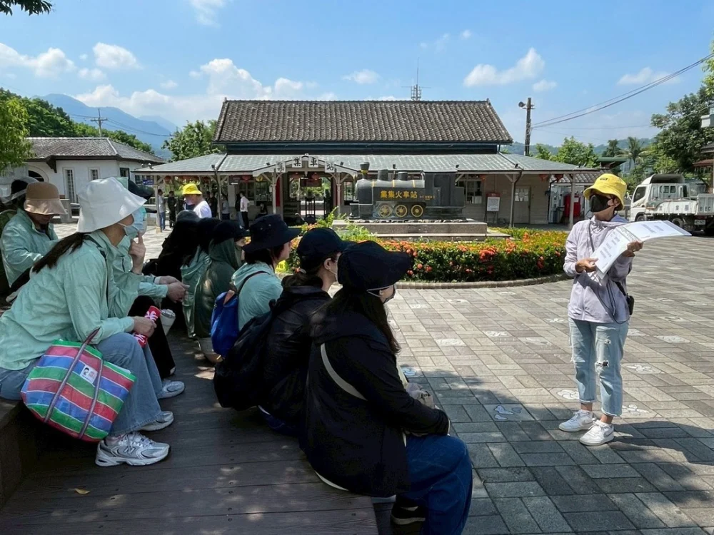 「集集復集集‧永續新復駛」系列活動，提供民眾搭乘集集線鐵道到集集遊玩的優質新選擇。（縣府提供）