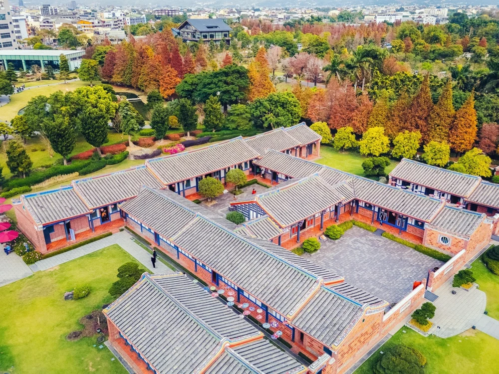 新年走春來成美最有年味　街頭藝人精彩表演 舞獅賀歲熱鬧開場