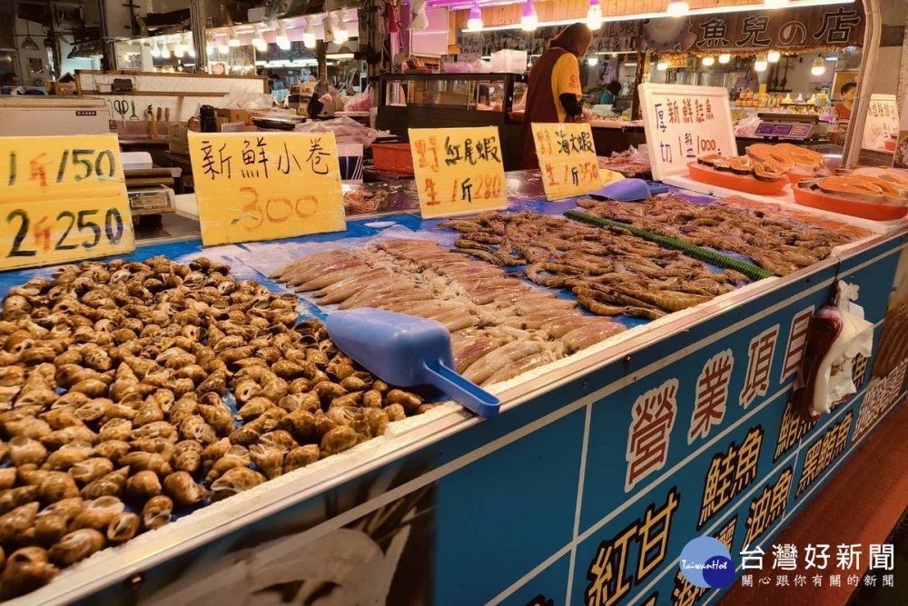 竹圍及永安漁港為桃園市重要漁產品直銷中心以及觀光漁市，9天春節連假天天營業魚貨產品充足。