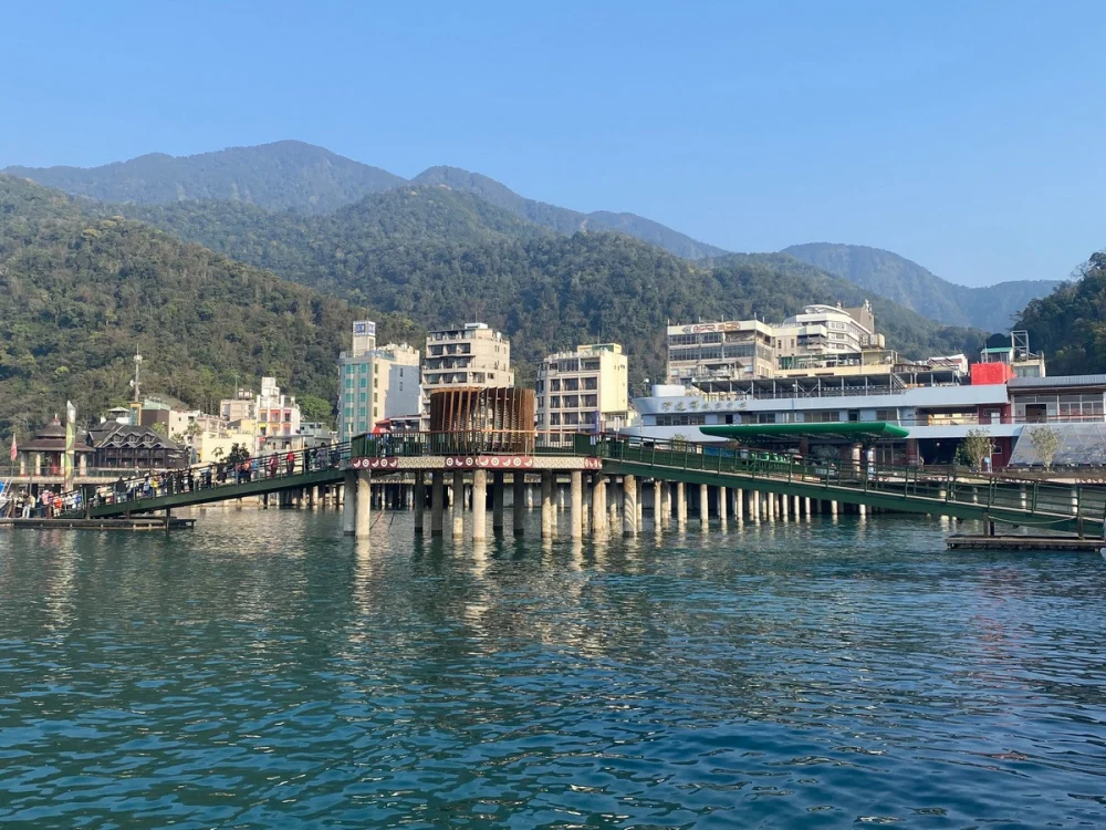 日月潭水庫水位出現明顯下降趨勢。（日管處提供）