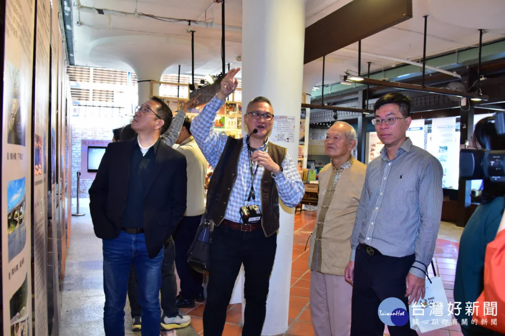 鳳飛飛做客東勢迎新歲　117張絕版黑膠牆成亮點