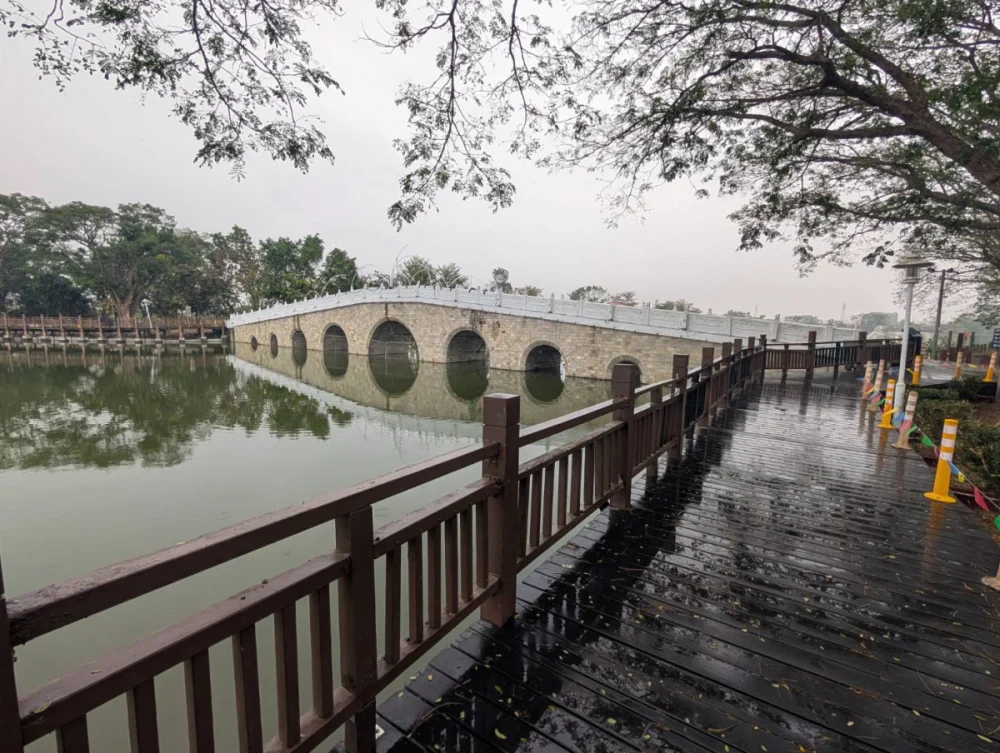 波光節點亮天鵝湖光之夢　黃偉哲邀民眾到新營走春