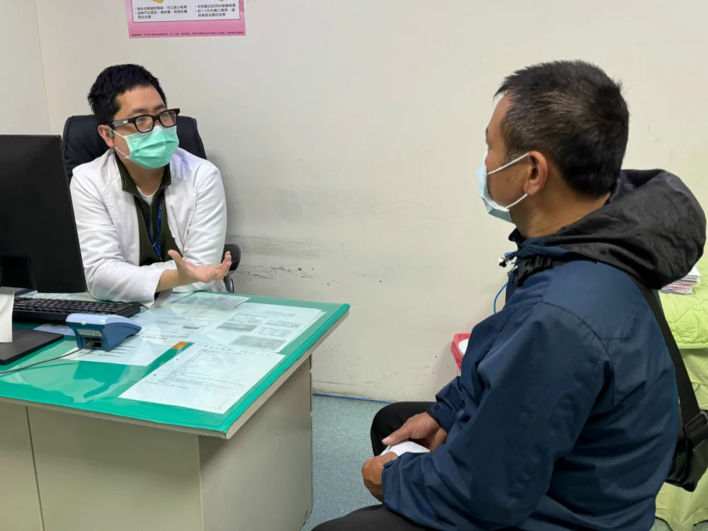 男子骨盆爆失血1/3險奪命　治療後返鄉與家人團聚