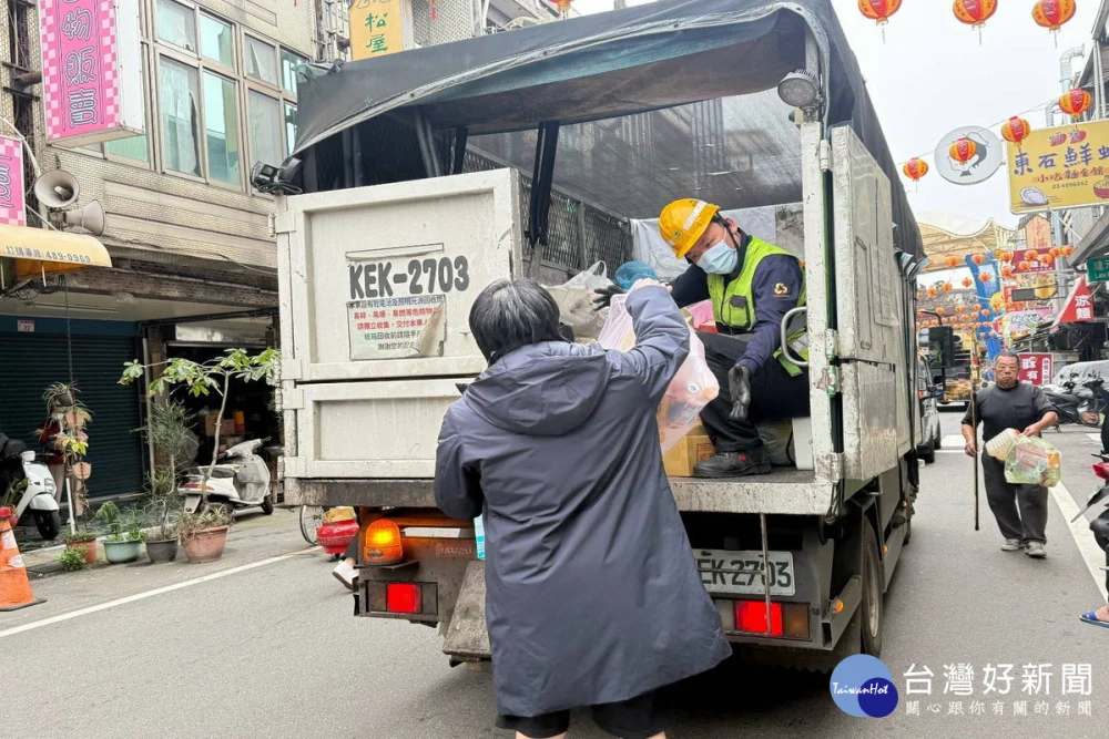 桃園清潔隊服務不打烊,228連假收運正常。