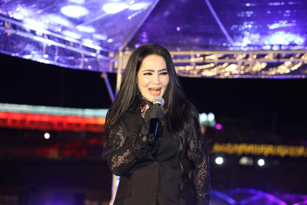 潘越雲一直是許多民眾心中偶像，每首都唱出大家的回憶。（縣府提供）