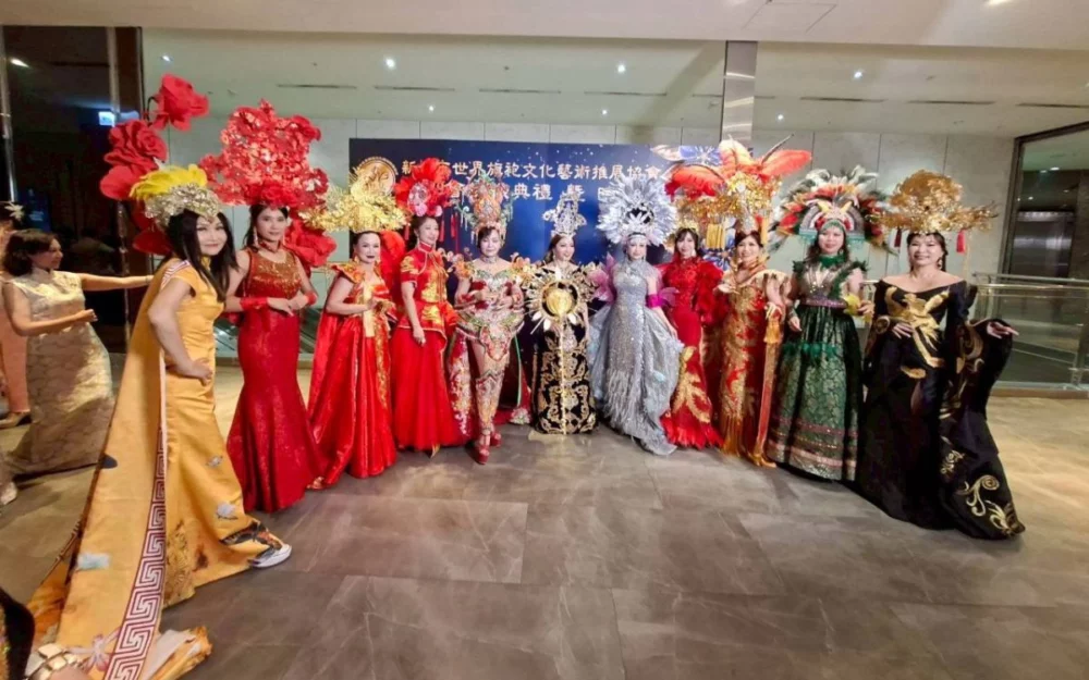 圖/會員身著典雅的旗袍登場,也成為就職典禮的亮點。(新北市世界旗袍文化藝術推展協會提供)