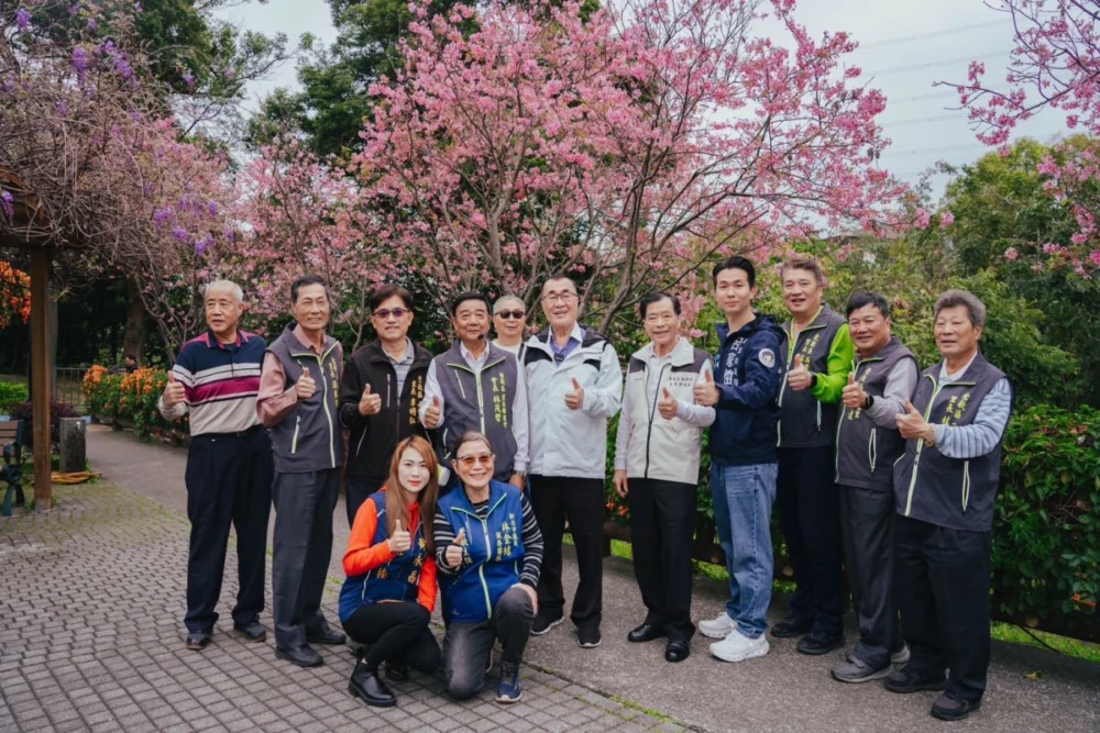 圖／國民黨新北市長參選人李四川今（19）日走訪鶯歌永吉公園及三峽市場、老街。（李四川競選辦公室提供）