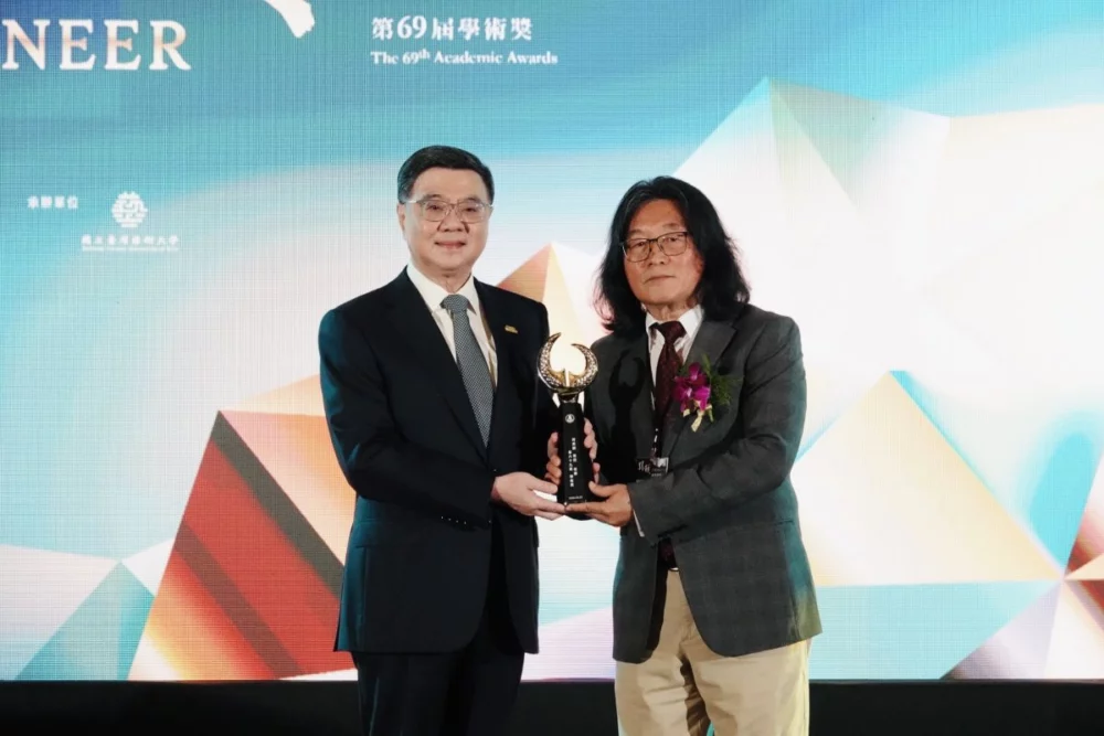 大學教授捐出百萬助學子　東海何萬順獲教育部獎金分文不留全數奉獻