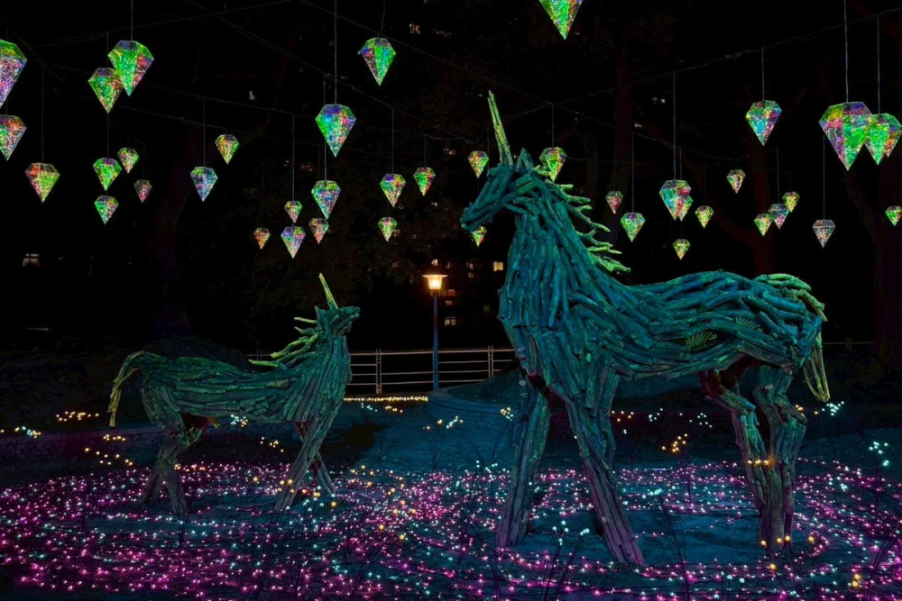 「2026桃園燈會」2月25日盛大開幕，引爆228連假熱潮，開幕5天破65萬人次。


” style=”width:100%; height:auto; display: black;”/></p>
<h4 style=