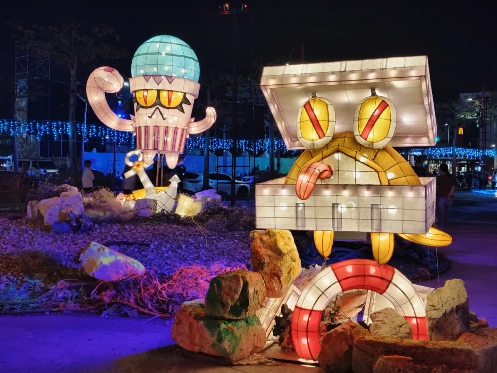 2026台灣燈會由嘉義縣環境保護局規劃的「永續海洋燈區」受到親子遊客熱烈歡迎/嘉義縣府提供