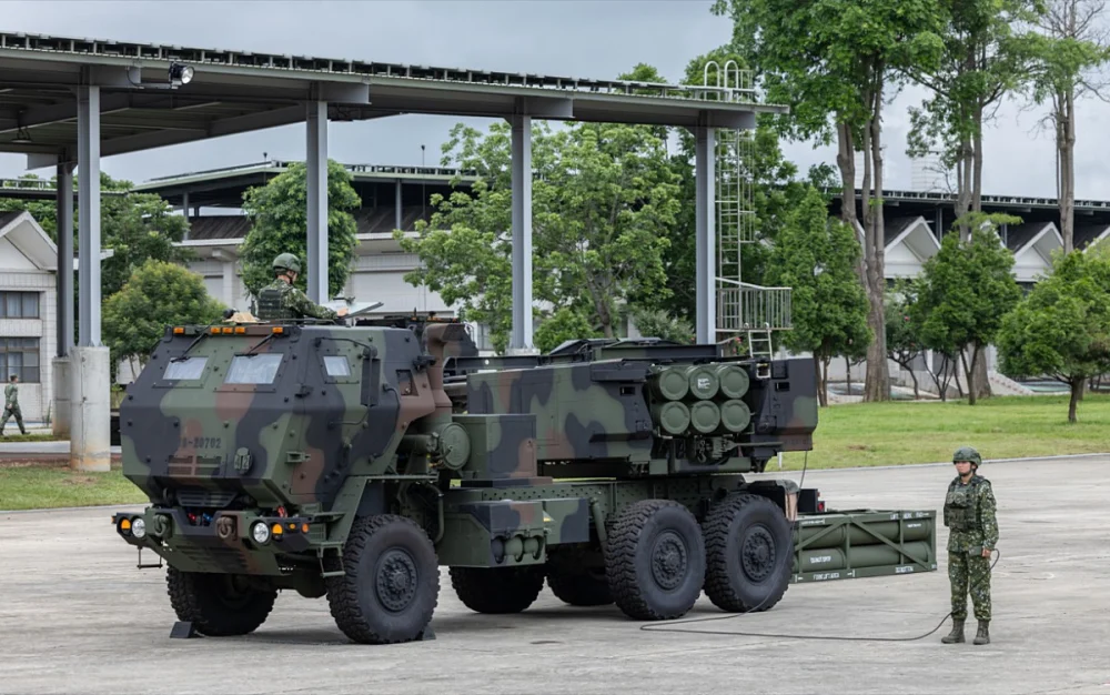 中國民國陸軍砲兵第58指揮部配備的海馬士多管火箭系統（HIMARS）。（圖／資料照片，圖源：總統府Flickr）