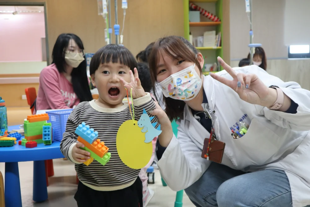 部桃攜手親子館　故事車陪學誠實