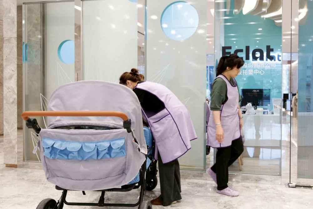 李四川拋「托育三箭」助企業設托兒所 研議容積獎勵與房屋稅優惠減輕育兒負擔