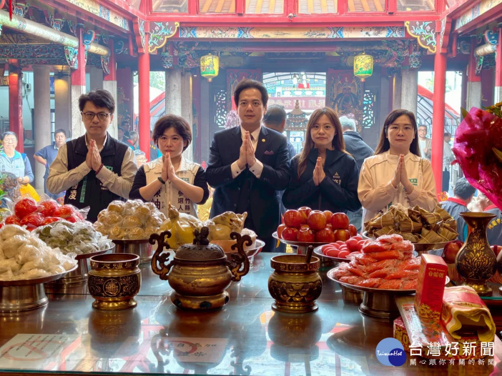 率隊參拜義民廟 邱臣遠:藍白合將起手出擊