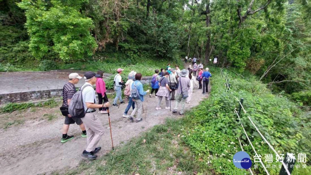 瓦拉米步道坡度平緩,適合戶外自然休憩。（圖/玉管處提供）