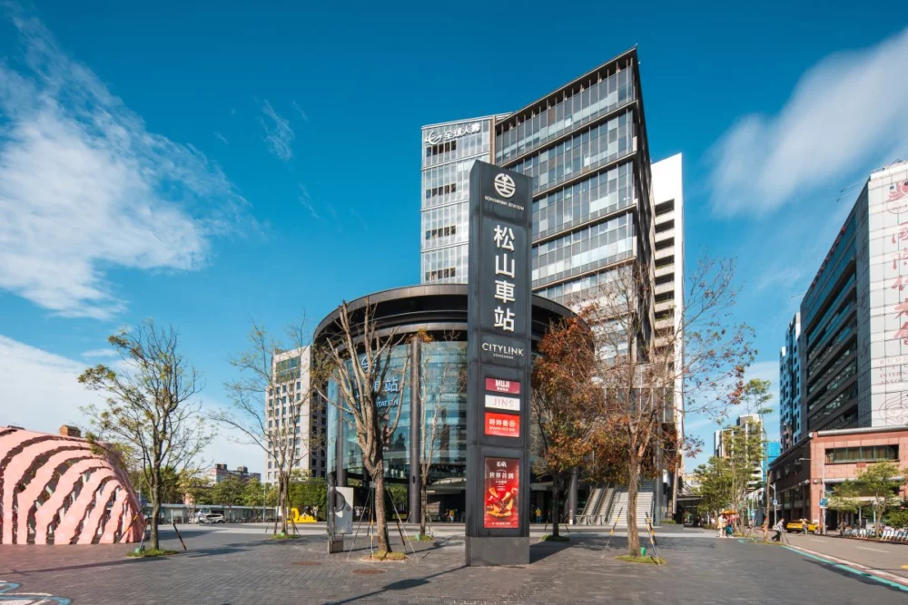 圖／松山車站【核心地緣】 坐擁松山、信義、內湖交界機能，利晉以科技總部規律，築起地標級安全家園。（創意家行銷 提供）