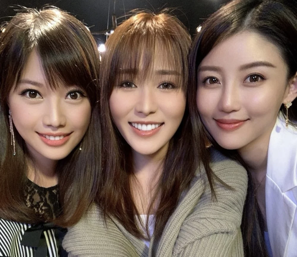 圖／金鐘獎主持人蔡尚樺、 單月觸及5000萬Dr. Chavelle 劉芷伊醫師與百萬粉絲營養師高敏敏合影。（白袍聯盟提供）