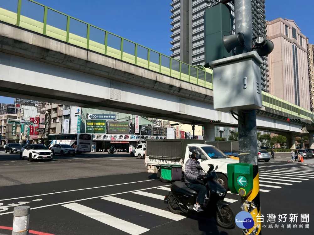 中清路二段與文心路三段口有聲號誌