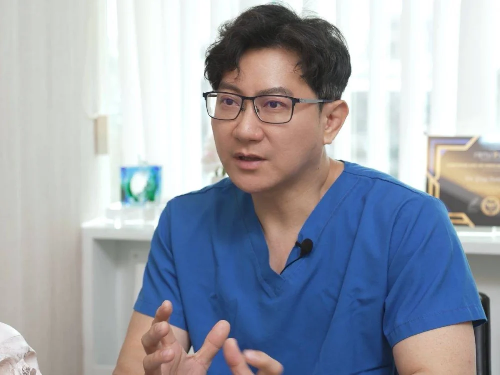 郭菁松醫師。（圖／取自教主醫美整形外科）。