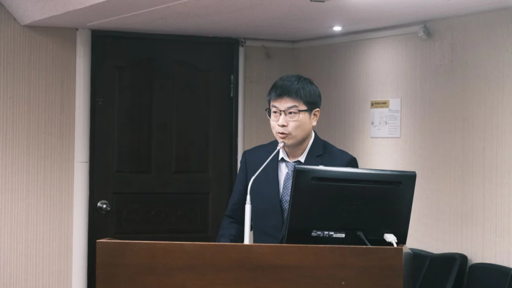 廖信閔者表示治療個案使用生物製劑三個月後，肺功能提升近三分之一。