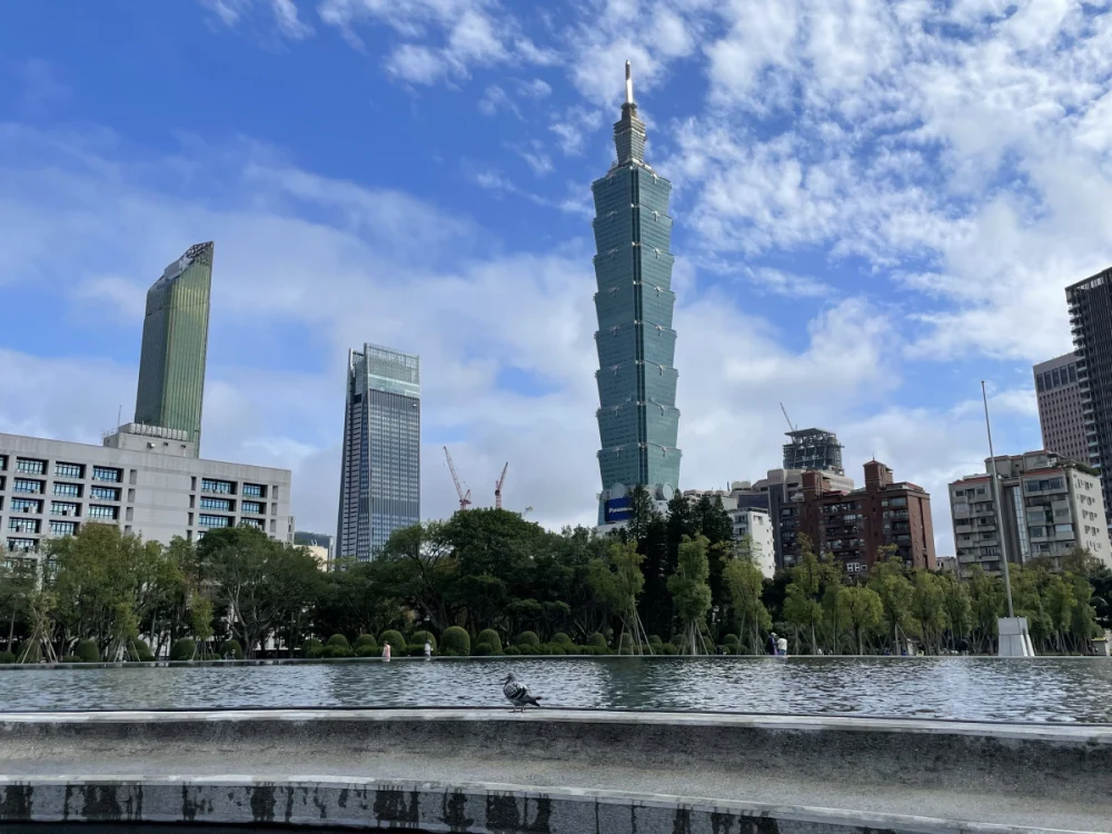 白天熱如夏、早晚偏涼　週三鋒面來襲 中部以北防劇烈天氣