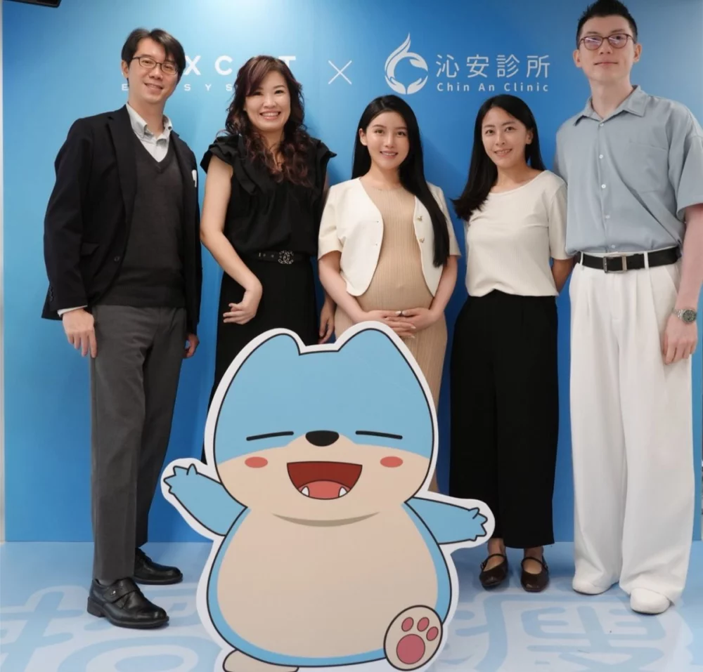 圖／（左到右）沁安診所 潘天健院長、張崇滋 營養師、高敏敏營養師、健喬信元 Ada經理、彭大直播主。（創新醫學集團提供）
