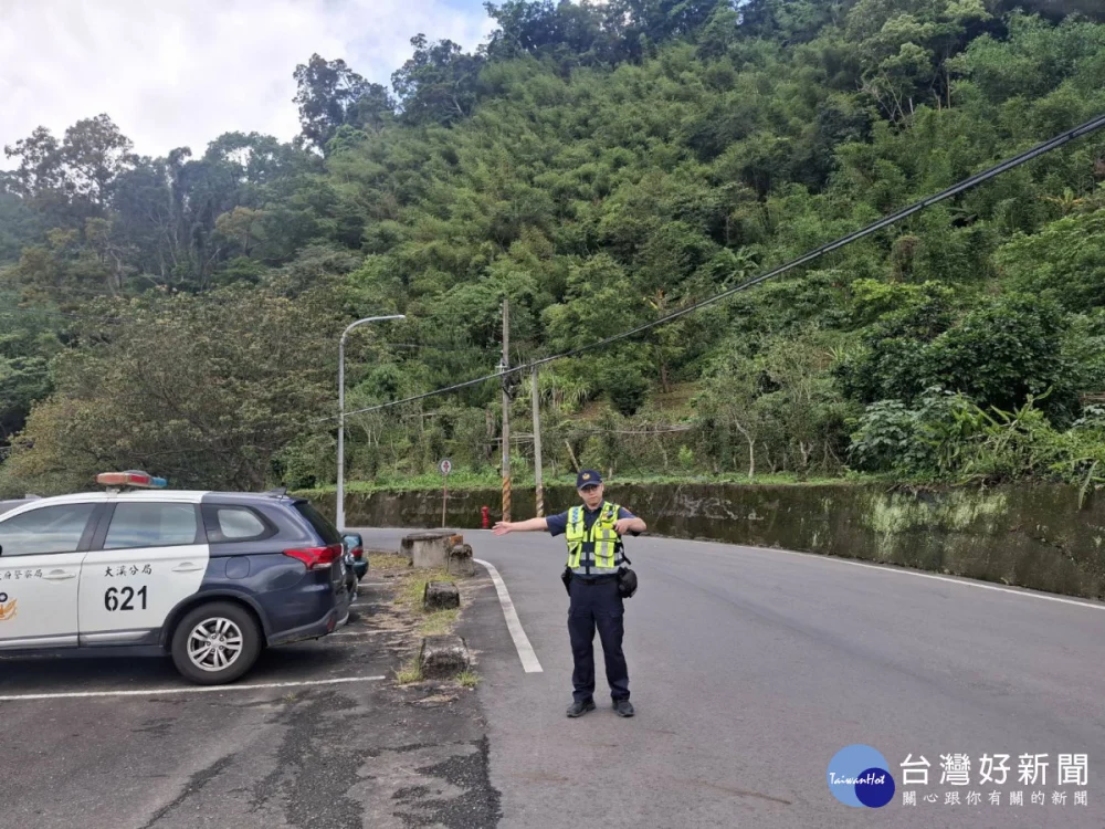 大溪警啟動交通疏導因應賞花人潮。