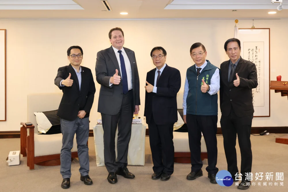 期待再相會 AIT高雄分處長張子霖辭別黃偉哲