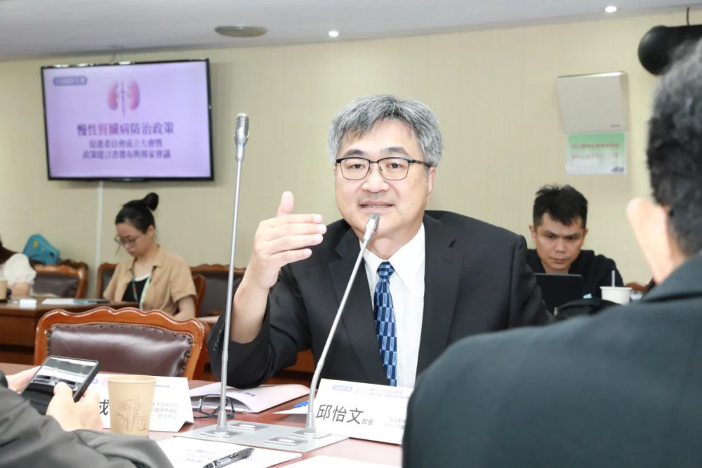高雄醫學大學附設中和紀念醫院內科部部長邱怡文教授提醒，醫療院所端應強化用藥教育與照護流程管理，讓腎臟照護SOP落實於第一線。