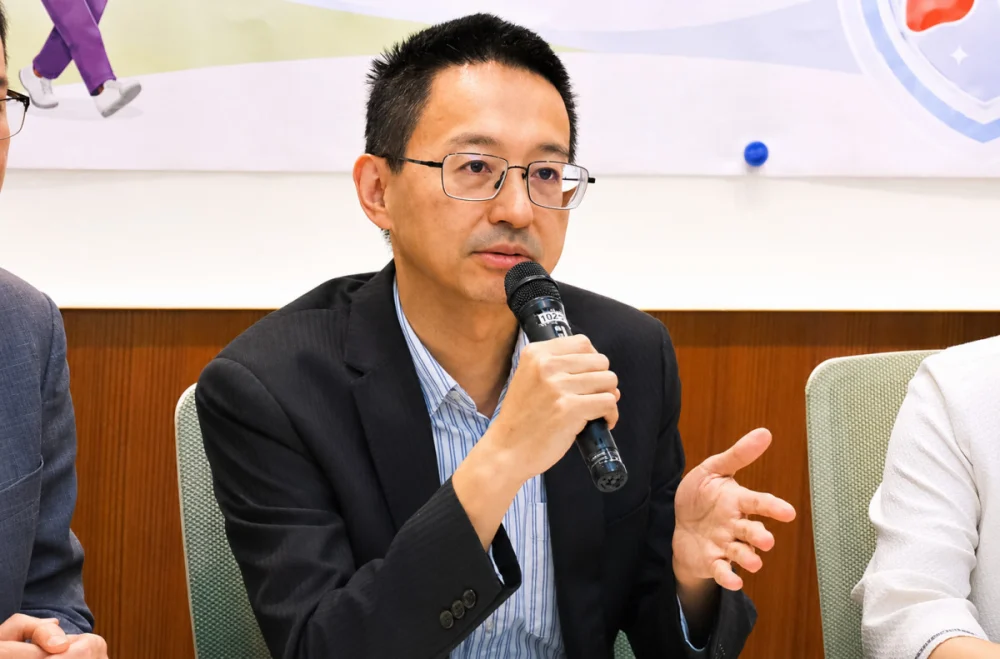 疾管署羅一鈞署長表示，會研議新冠抗病毒藥物合約診所的獎勵補助誘因。