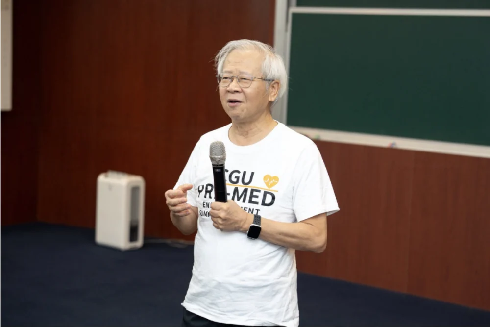 長庚大學湯明哲校長指出，台灣醫療立足於健保優勢，現在更接軌「醫療人工智慧（AI）」新浪潮，擁有全球少見兼具高品質、可近性與高效率的醫療與醫學教育體系。（圖/長庚大學）