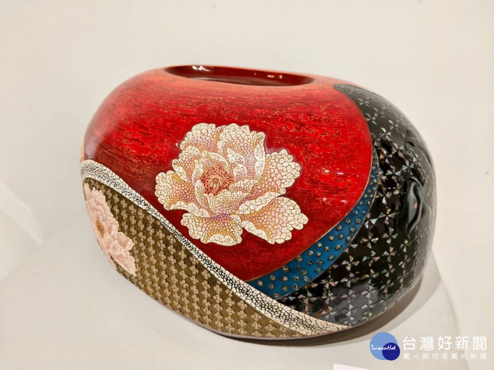 師徒對話展現工藝傳承新貌，匠心傳承工藝聯展彰化登場。圖／記者鄧富珍攝