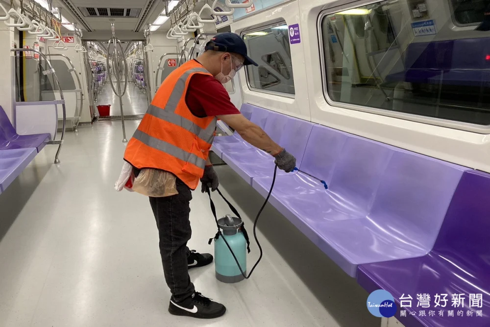 活動結束後,「寵物友善列車」隨即返回機廠進行全面清潔及消毒作業。