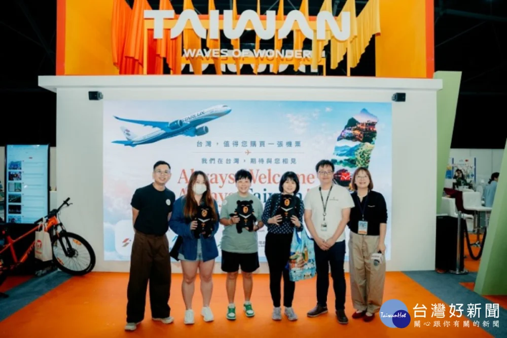 台灣民宿協會與星宇航空於新加坡旅展宣布串聯優惠活動正式開跑。(圖/台灣民宿協會)