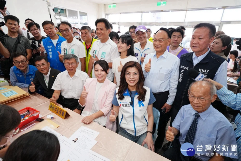 高虹安至新竹市選委會完成競選登記。