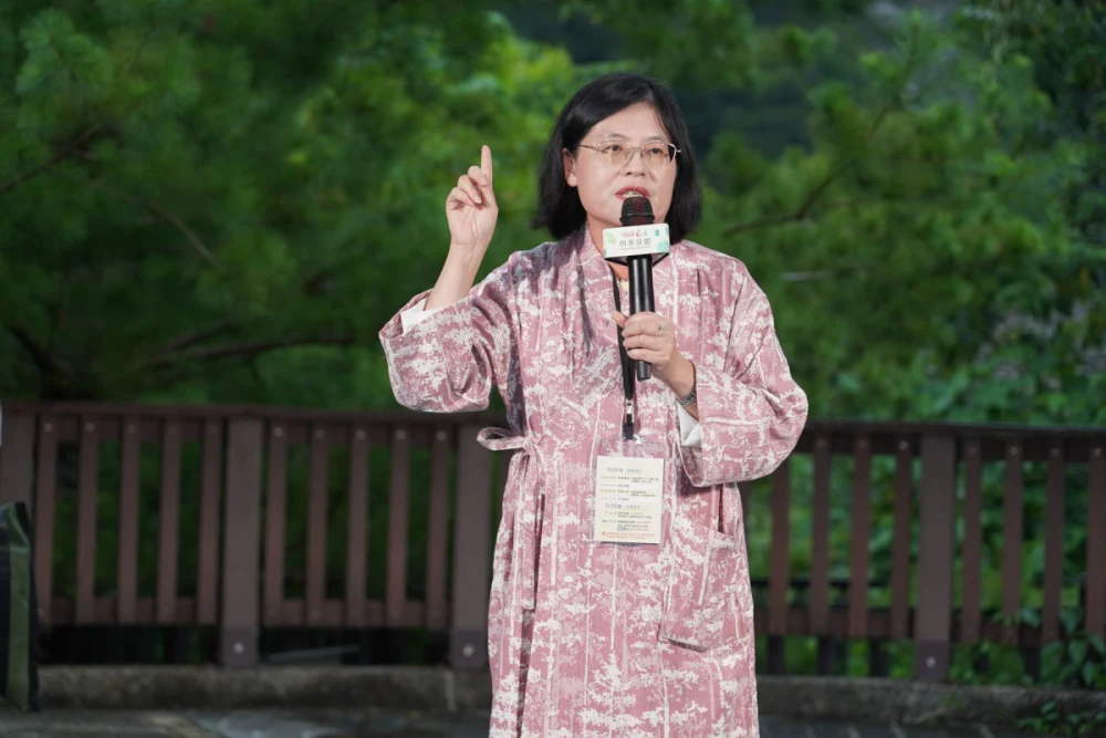 觀光署副署長黃荷婷邀全民四季泡好湯,帶動地方觀光共榮。