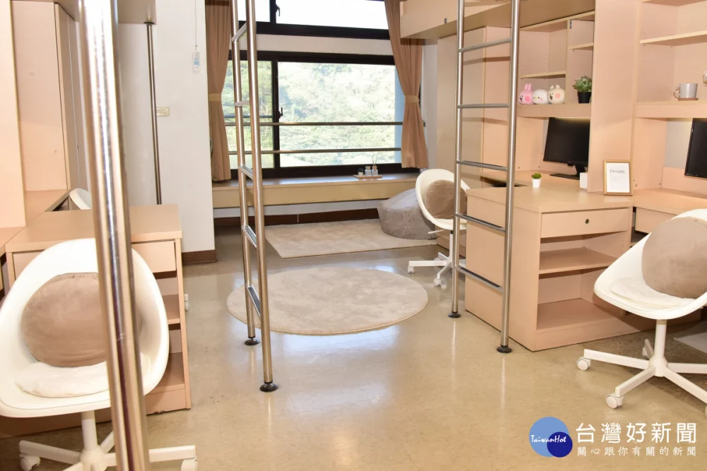 長庚大學調查學生住宿滿意度發現，同學最在意室友作息與生活習慣是否契合。圖為長庚大學新生入住的4人一寢「明德樓」套房空間