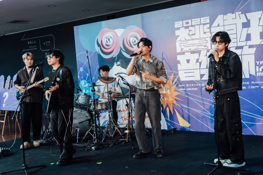 「鐵玫瑰音樂節記者會」中樂團表演。


” style=”width:100%; height:auto; display: black;”/></p>
<figcaption id=